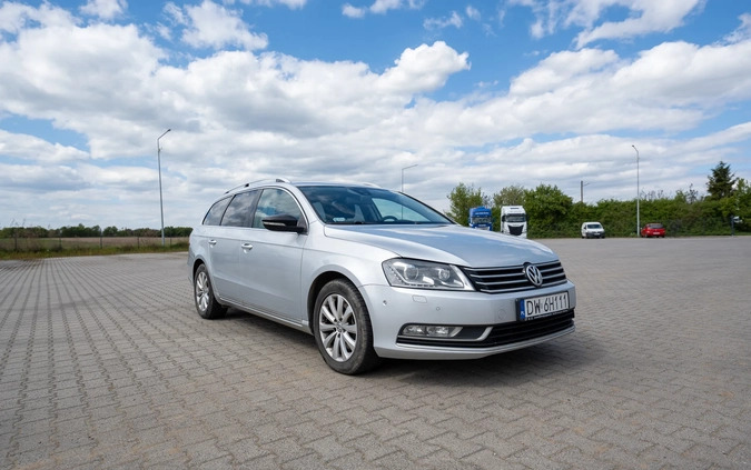 Volkswagen Passat cena 34999 przebieg: 325610, rok produkcji 2014 z Wrocław małe 106